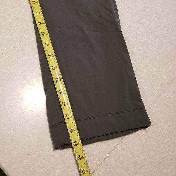 Athleta Trekkie North Jogger Pants Mountain Olive Green Womens Size 14P Hiking - Picture 10 of 10